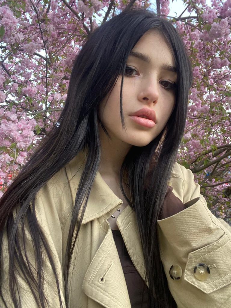 вип эскорт от  Диша работает в Питере