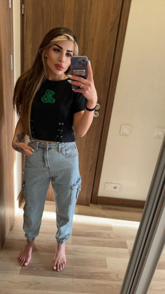 вип эскорт от  Анфиса работает в Питере