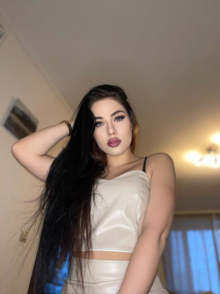 вип эскорт от  Амелия работает в Питере